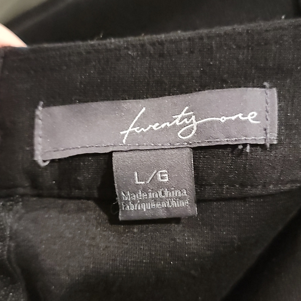 Thick Fabric Black Zip Skirt - Picture 3 of 3